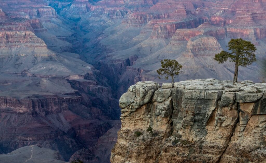 Stunning image of the Grand Canyon's majestic cliffs and rock formations in Arizona.