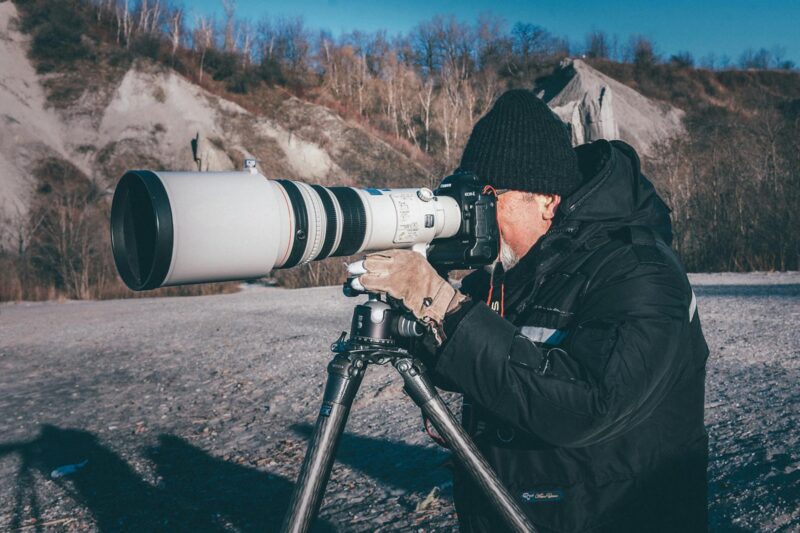 Wildlife Photography on Trails: Ethics, Safety, and Strategy