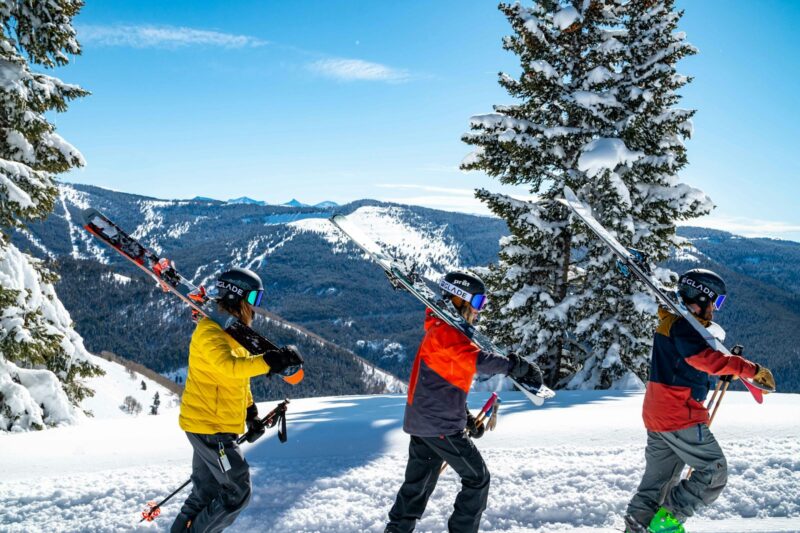 Cross-Country Skiing vs. Snowshoeing: Which One’s for You?