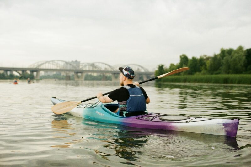 What Beginners Need to Know Before Hopping in a Kayak