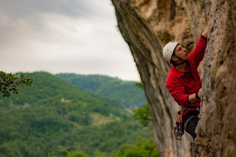 How to Read a Route: A Beginner’s Guide to Outdoor Climbing